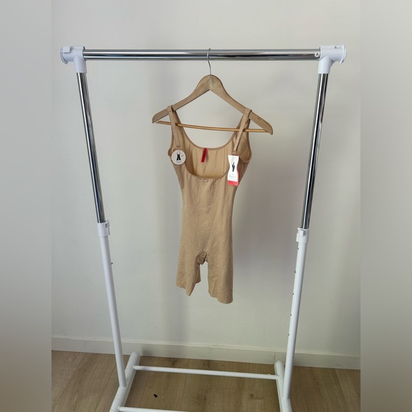 $84‎ NWT SPANX Open Bust Nude Bodysuit Size Small